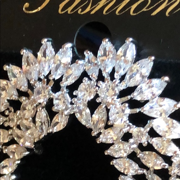 Gorgeous 925 Silver Post Cubic Zircon Angel Wings - Picture 2 of 8